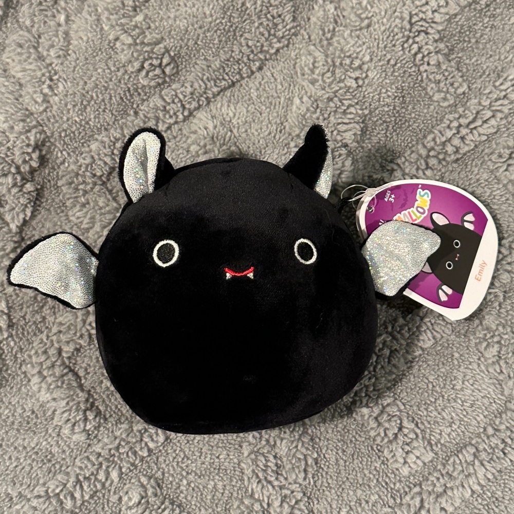 Emily Bat squishmallow